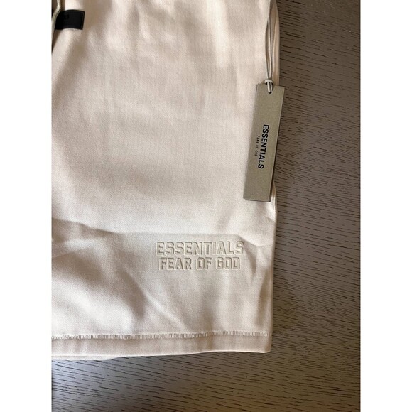 Fear of God Essentials Sweatshorts Eggshell Brand New - Picture 3 of 6